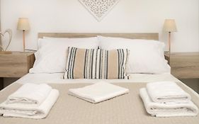 Sand Rooms To Let
